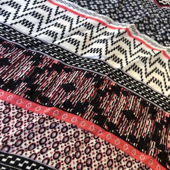 THML Faux Suede Trim Long Sleeve Top - Small - Picture 10 of 11